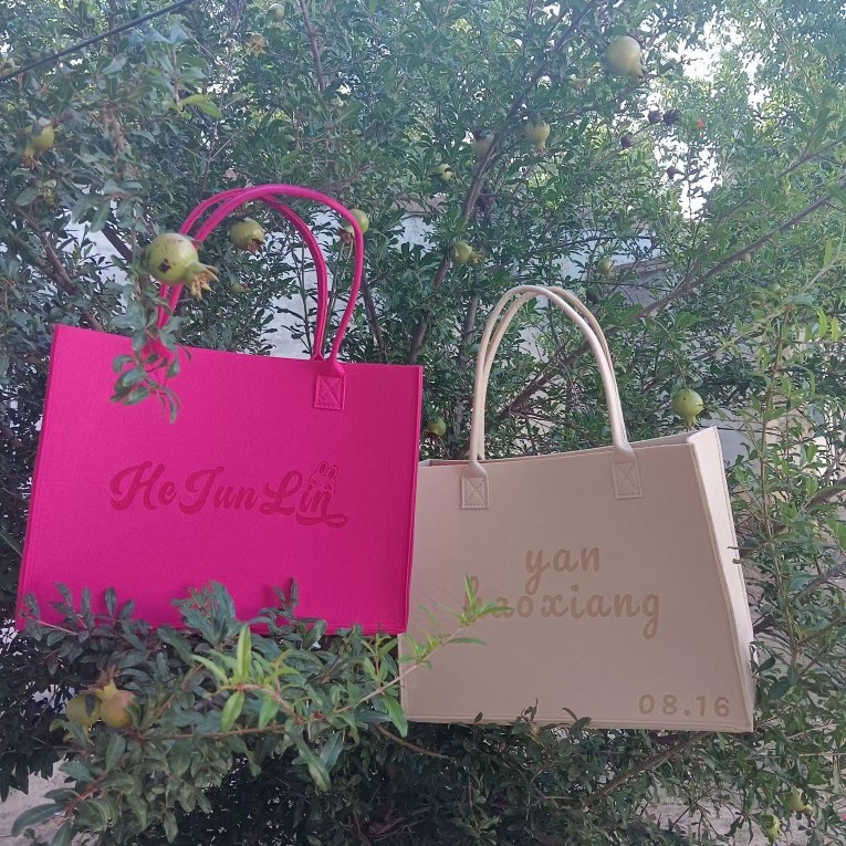 原创时代少年团演唱会藏灯牌神器大容量毛毡包高档藏灯牌托特包