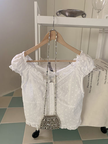 金属光泽镂空编织串珠迷你斜挎包