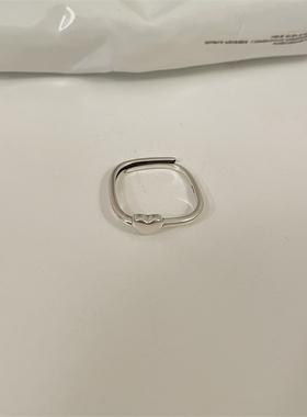 925银设计感方形爱心戒指