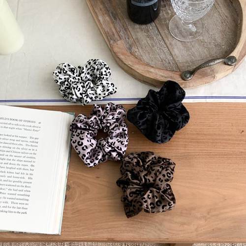 缎面豹纹大肠发圈发饰丸子头