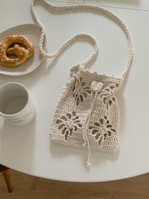 钩花编织镂空斜挎小包包