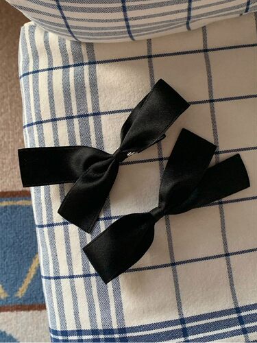 缎面黑色不规则蝴蝶结鸭嘴夹