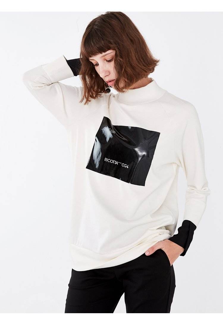 2020冬季宽松长袖女士A2DC64105简约大气时尚针织衫 A2DC6410581