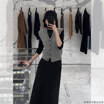 法式灰色v领针织坎肩马甲开衫女早秋高级感叠穿无袖背心上衣外搭