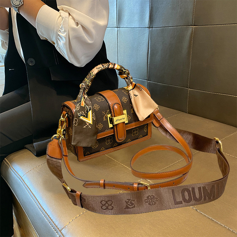 专柜正品包包女式2025新款轻奢高级感时尚小方包手提单肩斜挎包潮,箱包皮具/热销女包/男包,小方包,淘宝优惠券,粉丝福利购,淘宝优惠卷