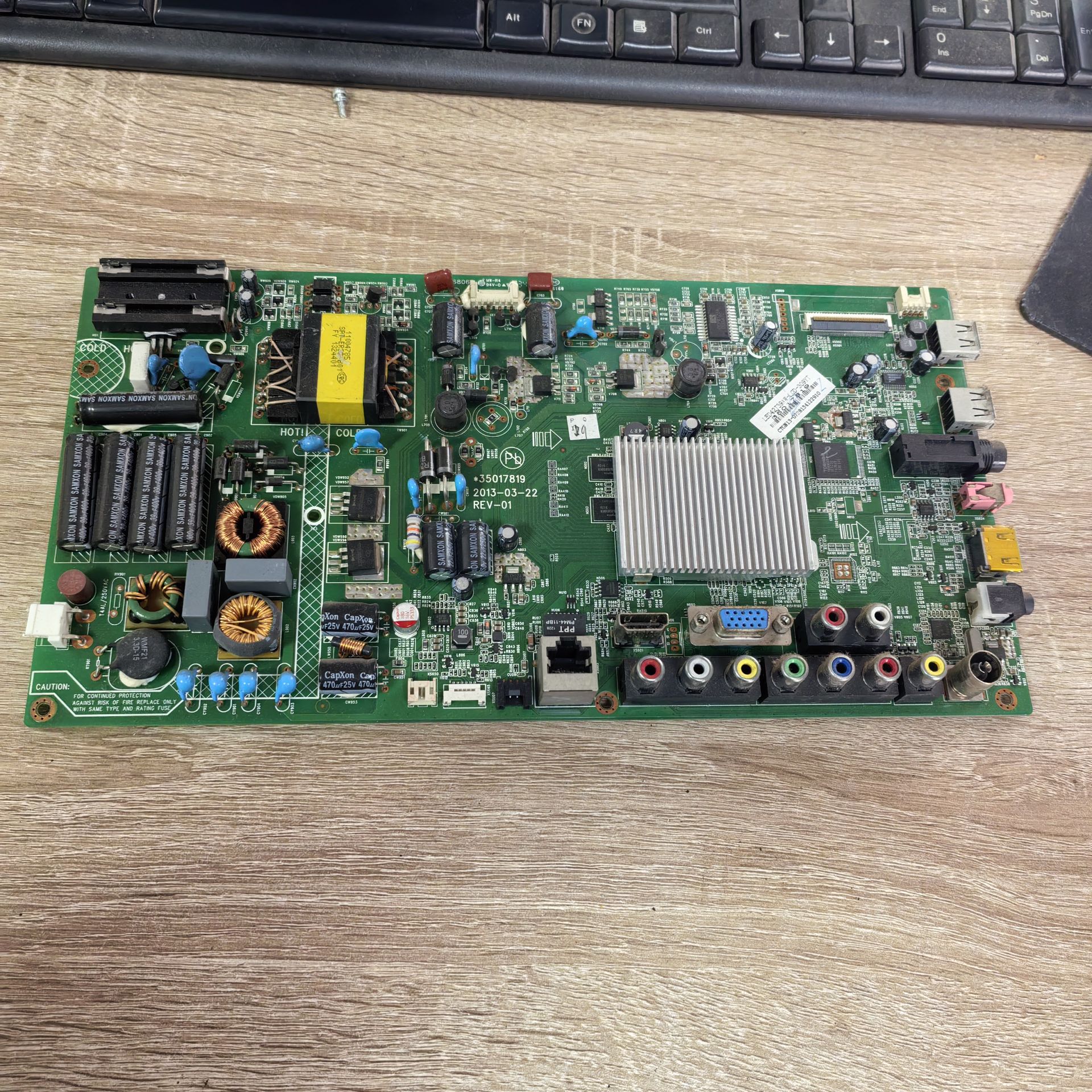 康佳LED42J39AW主板3501781屏720