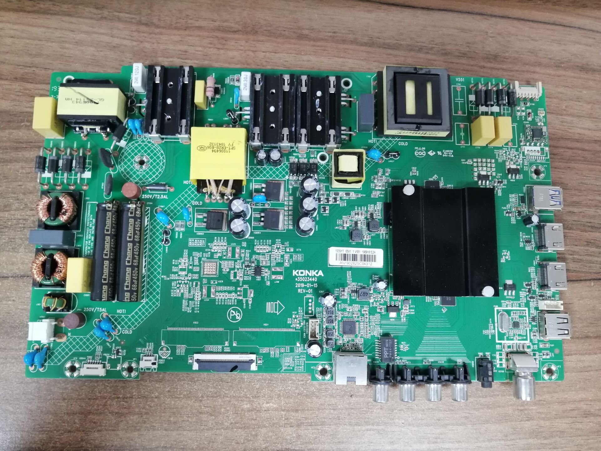 拆机康佳LED65X1主板3502