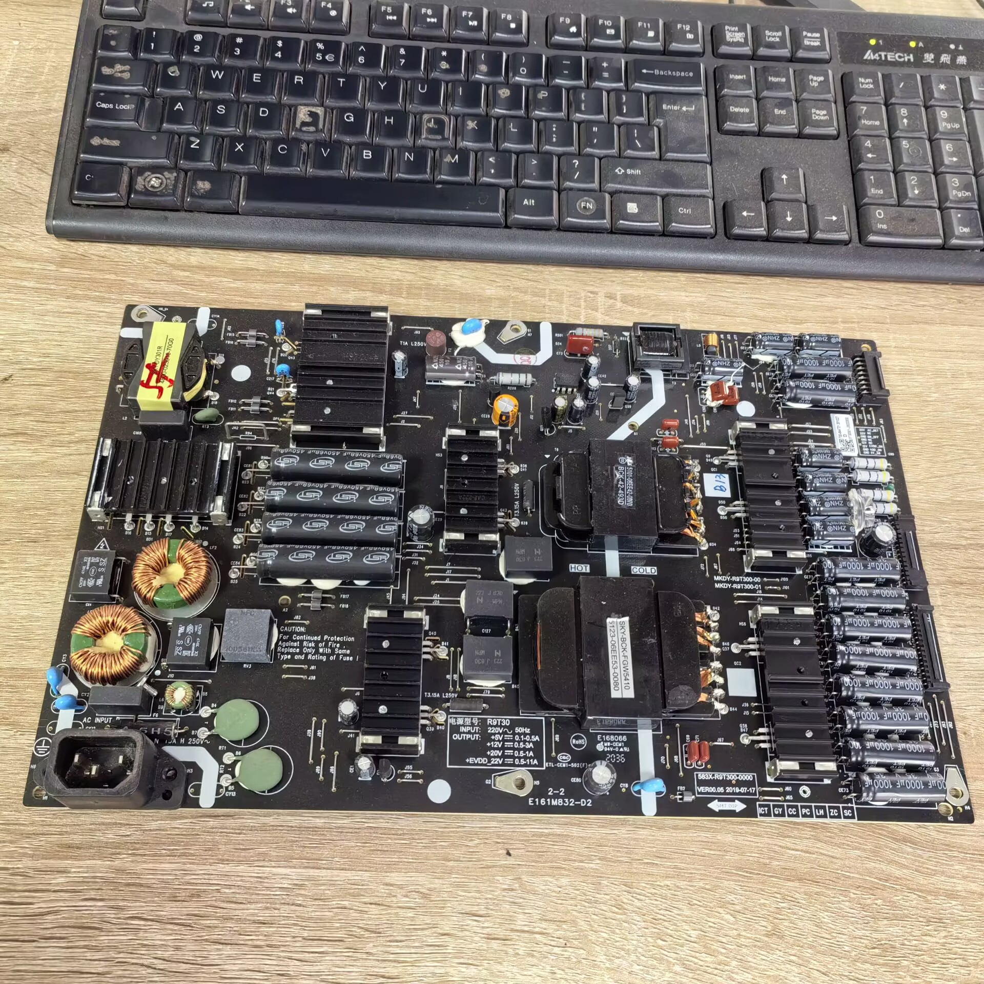 创维55S81电源板583X-R9T300-000