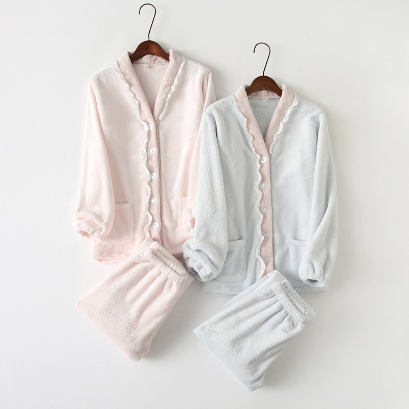 女士珊瑚绒长袖睡衣套装