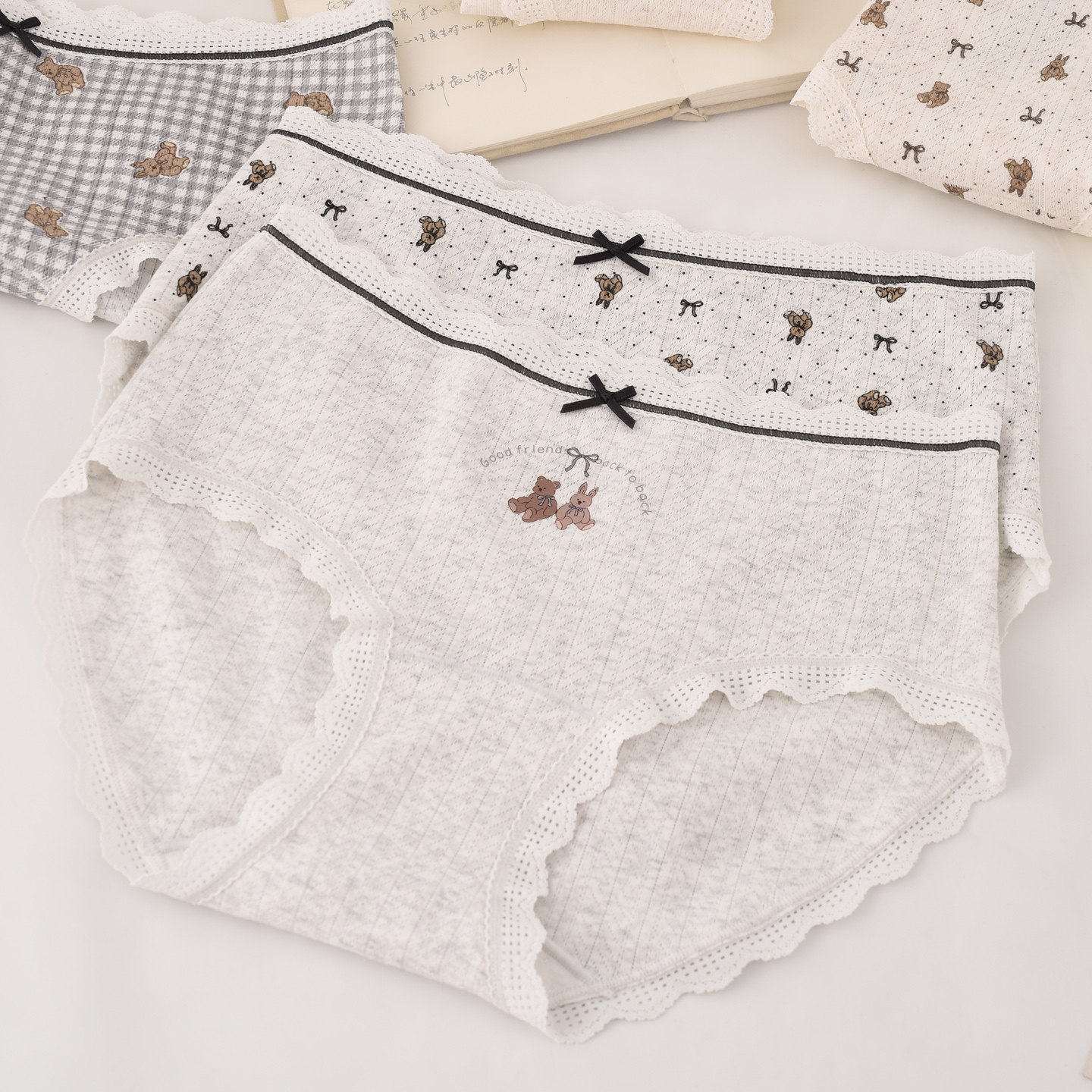 纯棉卡通熊中腰内裤女韩版时尚蕾丝边少女包臀透气网孔棉三角短裤