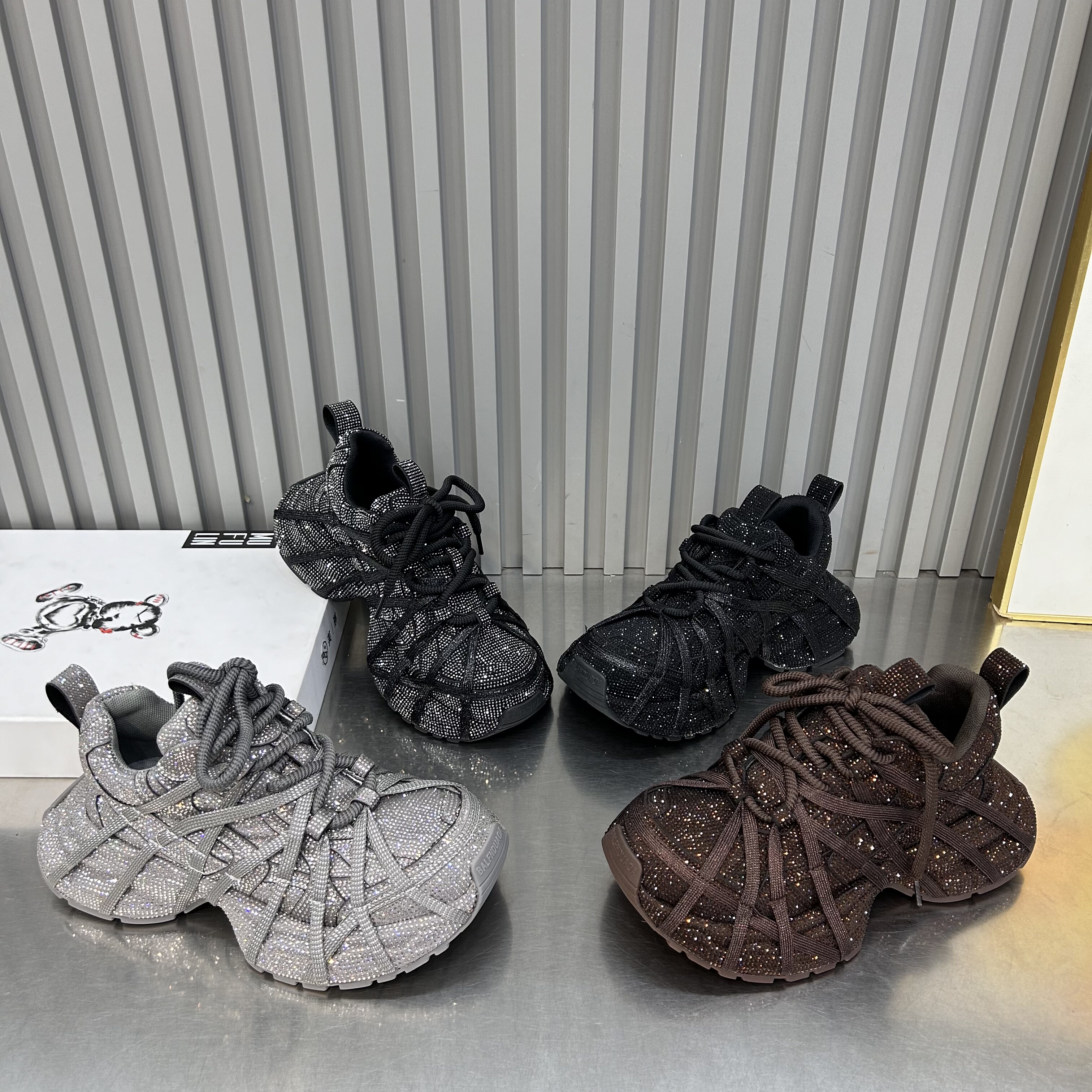 欧洲站2025秋新款重工满钻厚底时尚绑带运动鞋女时尚休闲鞋老爹鞋