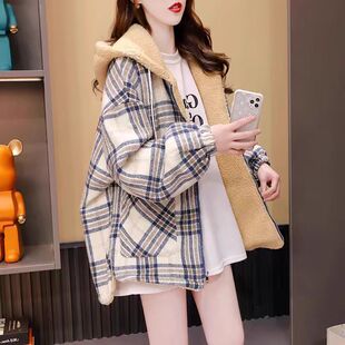 加绒加厚羊羔绒外套女秋冬季2024新款大码宽松初高中学生格子棉衣