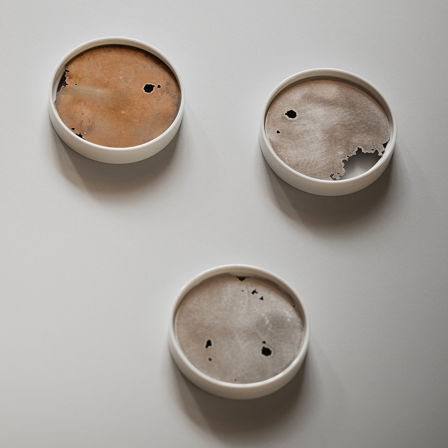 白瓷红黄铜色壶承复古日式侘寂风家用储水干泡台茶壶托盘茶托茶台