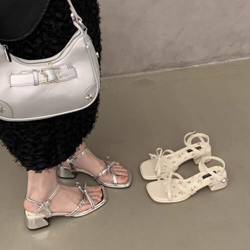大码女鞋41一43胖脚宽肥法式绝美罗马凉鞋女配裙子仙女风粗高跟鞋