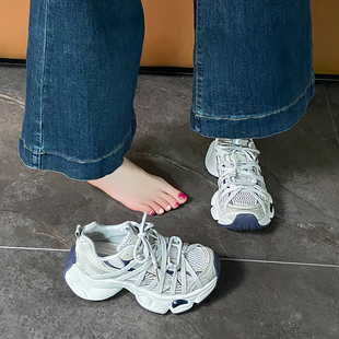 加大码女鞋41一43脚宽胖松糕底显脚小单鞋2025秋季新款时尚老爹鞋