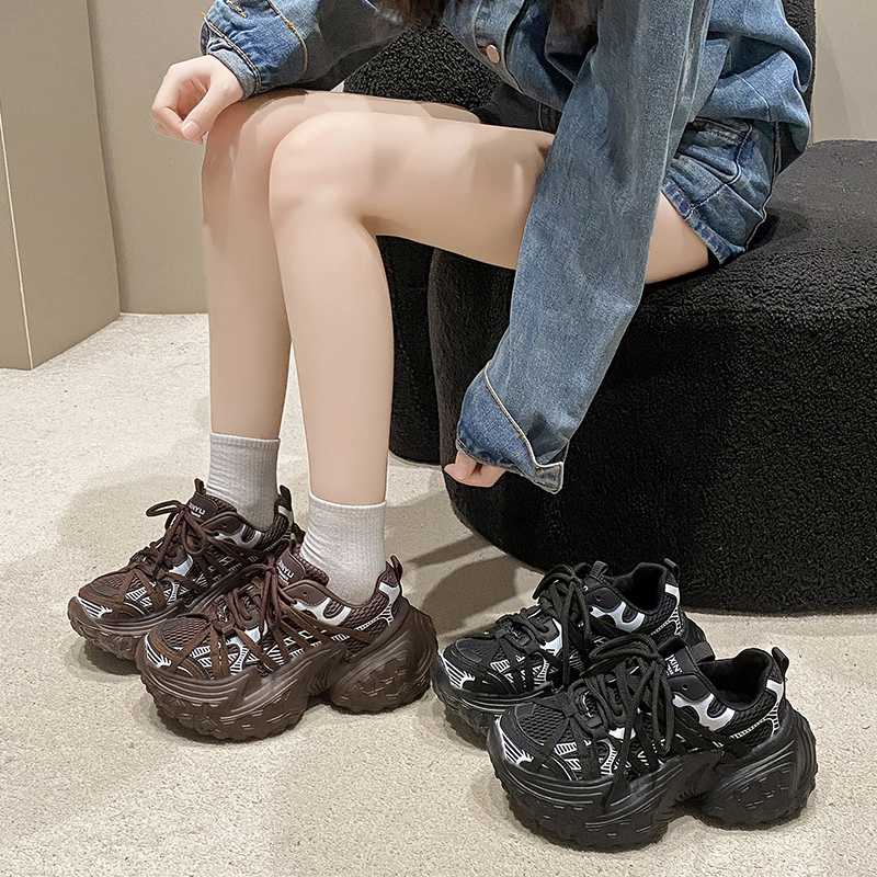 大码女鞋41到43胖脚宽肥网红老爹鞋女2025秋季新款百搭厚底运动鞋