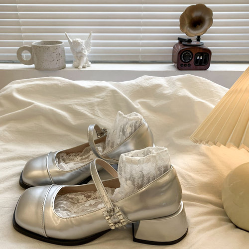 大码女鞋41一43胖脚宽肥方头法式粗跟玛丽珍鞋女晚晚风中跟小皮鞋