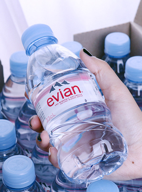 法国进口evian依云饮用天然矿泉水330ml 500ml弱碱性饮用矿泉水