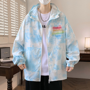 港风男士防晒衣2025夏季新款潮牌男士字母印花薄款大码连帽皮肤衣图片