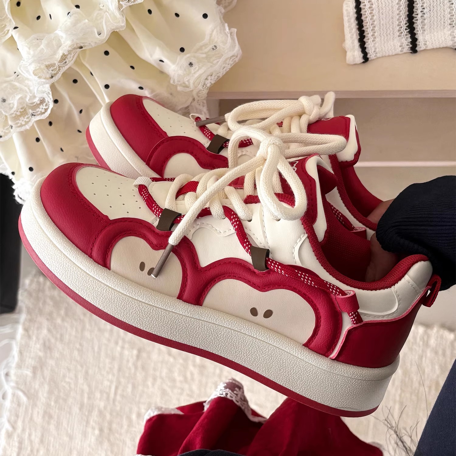 红色苹果板鞋子女2025新款厚底