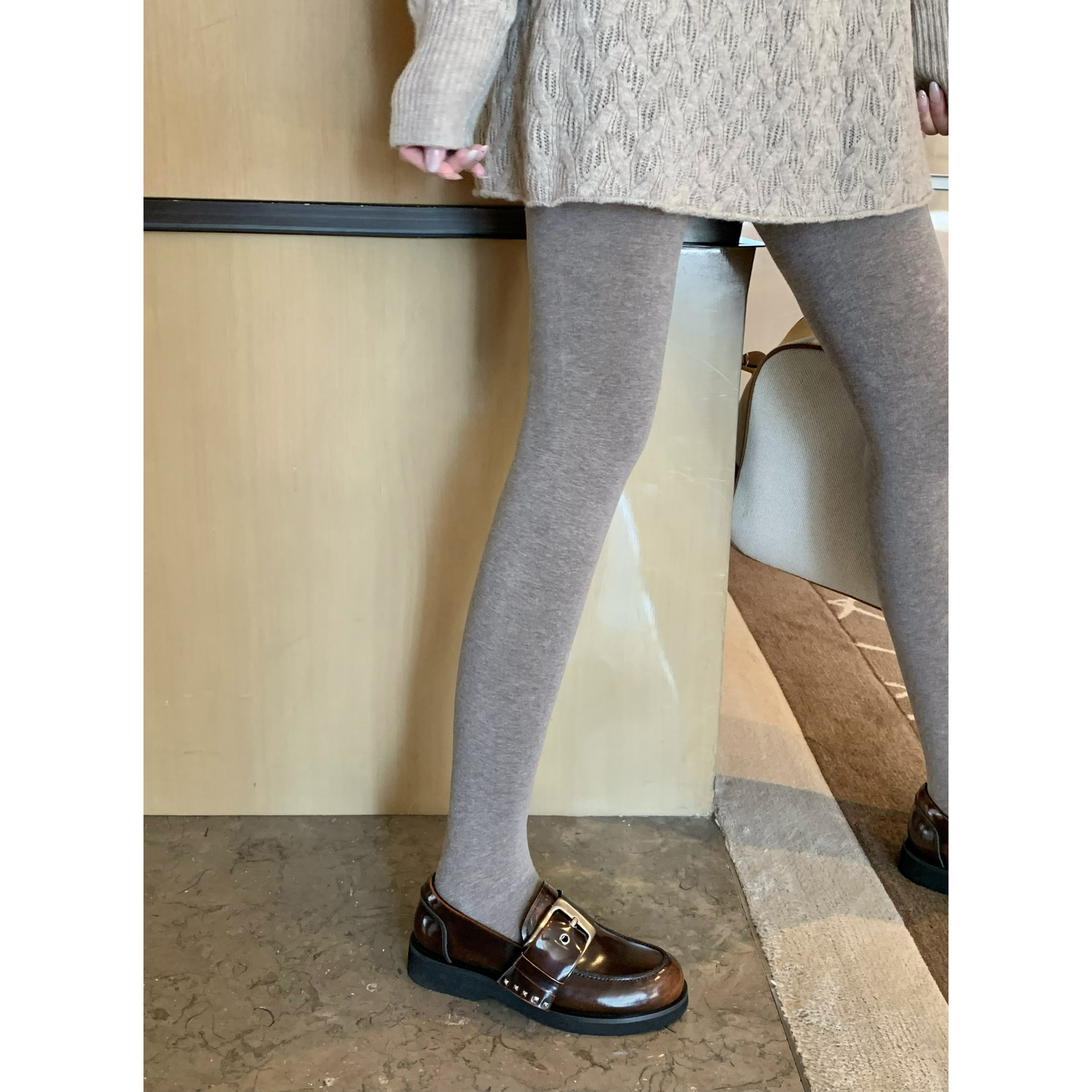 敲轻厚底里外全皮铆钉擦色乐福鞋