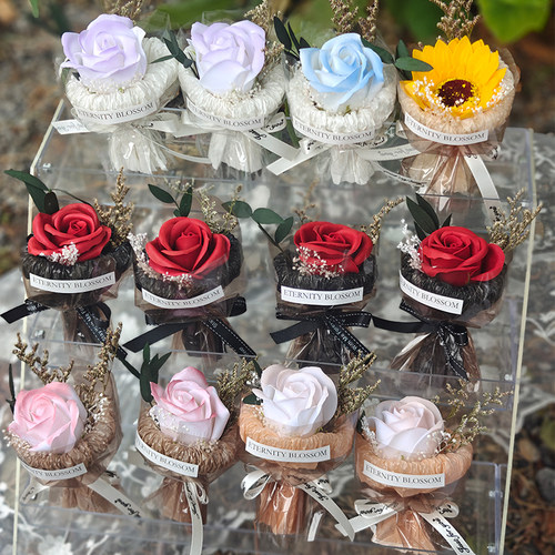 迷你口袋见面小花束玫瑰向日葵