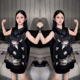 抖音炸街爆款时尚复古女装新中式高端大气无袖刺绣重工上衣短裤潮