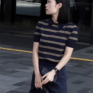 穿搭 2025夏季 爆款 炸街女装 轻薄圆领小众百搭T恤搭配纯色时髦短裤