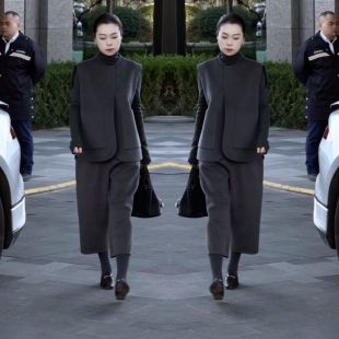 韩系潮流净版简约灰色宽松遮肉短款马甲搭配直筒七分裤修身打底衫