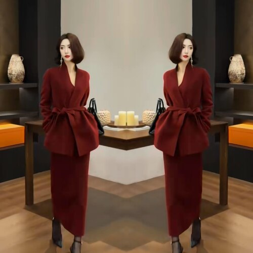 西服外套搭配包臀半身裙穿搭