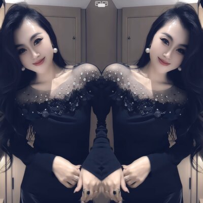 女神范花边拼接设计感黑色打底衫