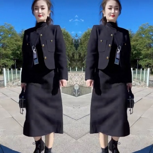 欧洲站2024冬季网红炸街黑色香风可爱减龄短款韩系女主外套半身裙