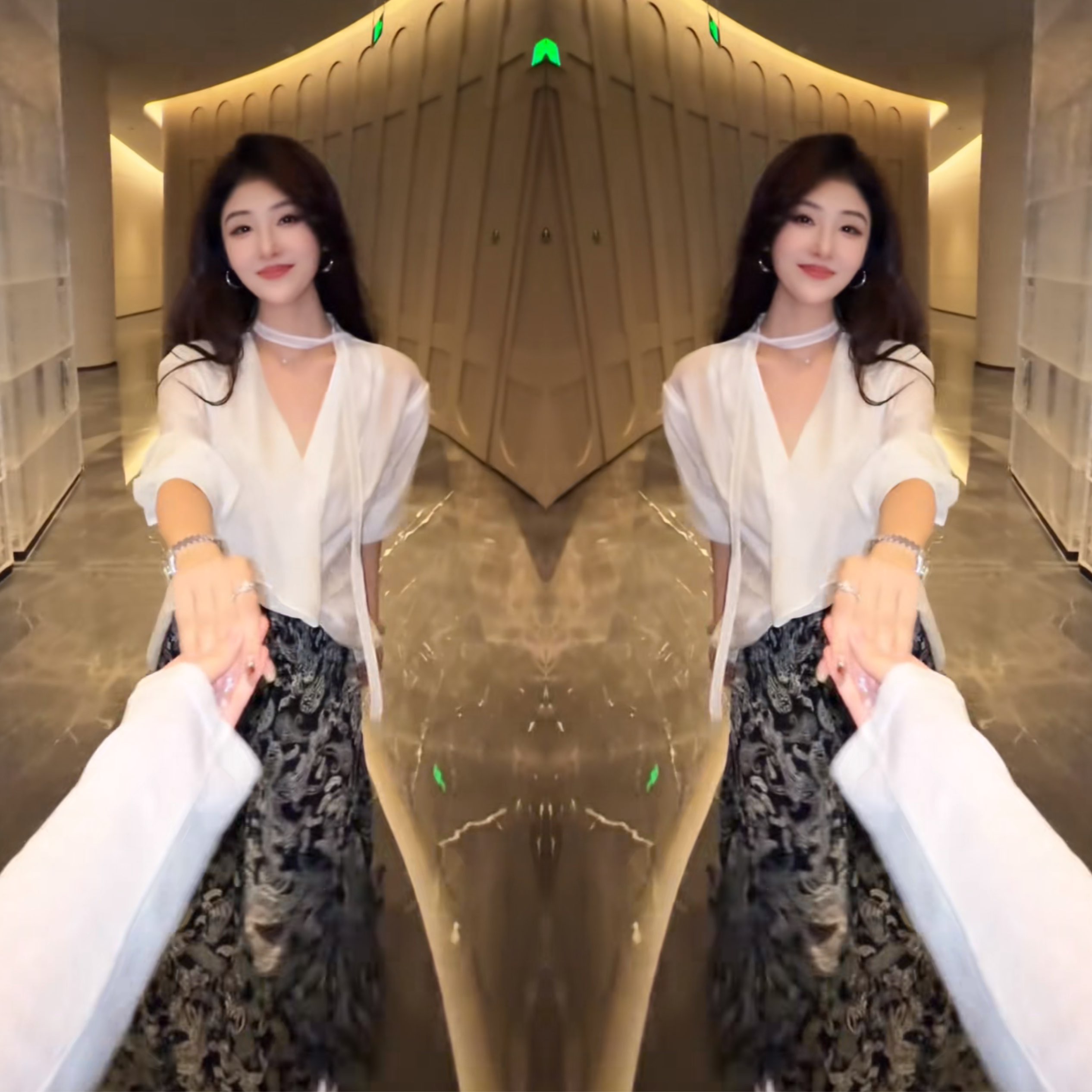 女装韩版衬衫搭配印花半身裙潮