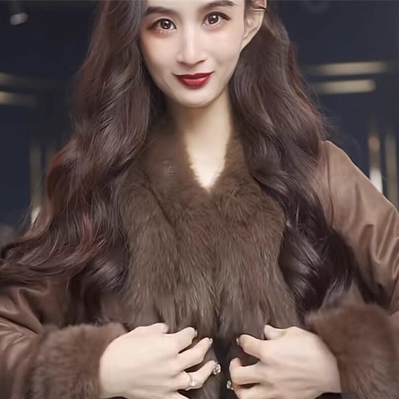 小个子洋气拼接毛毛袖外套