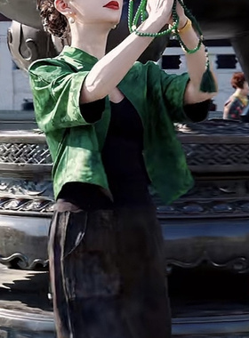 欧洲站女2025夏爆款绿色中式时髦古风青春韵味外套黑色开叉半身裙