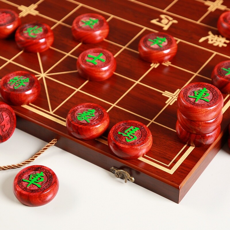 中国象棋实木金丝楠酸枝黑檀红木象棋带棋盘折叠送礼大号象棋高档