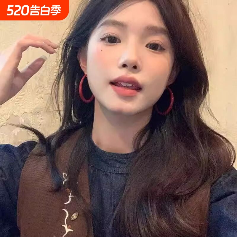 我的脸很圆复古港风红色滴油大耳圈气质耳夹秋冬安可拉红耳饰水滴