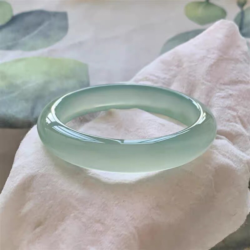 天然玛瑙手镯女冰种玉髓油青白月光镯子正圈祖母绿冰透情人节送礼