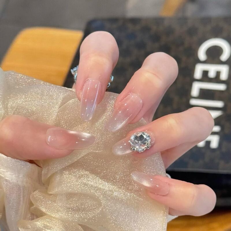 新年款克拉恋人显白追光猫眼带钻手工穿戴甲美甲贴片冰透高级感