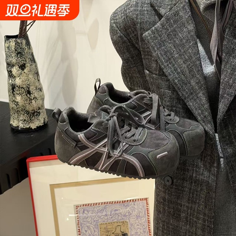 复古女鞋迷你小泡芙2025新款巨显脚小软底德训鞋休闲圆头面包鞋潮