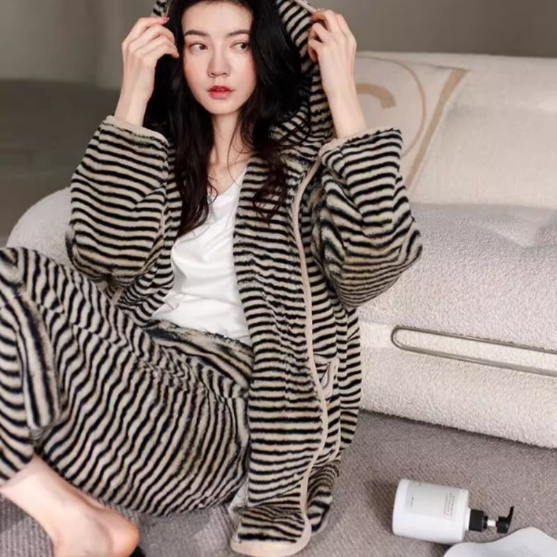 的胖mm特大码秋冬季条纹睡衣女家居服套装2-300斤可外穿休闲外出