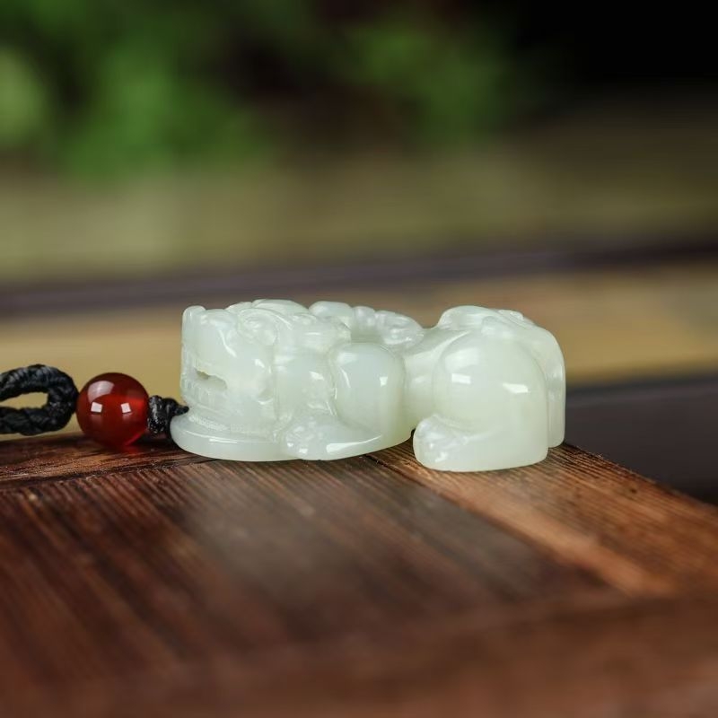 貔貅吊坠女款玉吊坠男款玉佩玉石招财纳福背财本命年佩戴花片