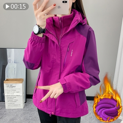 回冲锋衣女中年妈妈三合一可拆卸外套薄上衣冬季内胆防水抗寒登山