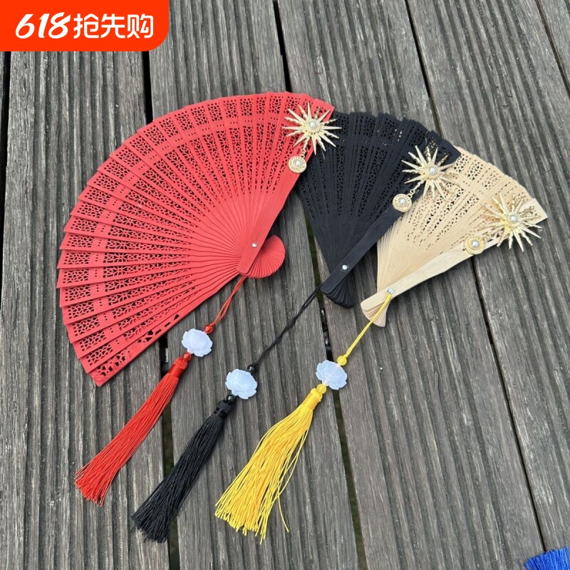 中国风夏季工艺扇子镂空雕花香木扇子高档香扇子折扇礼品木雕扇子