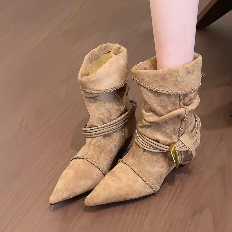 小猫跟尖头褶皱绑带堆堆靴2025新款复古绒面翻边时装短靴粗跟磨砂