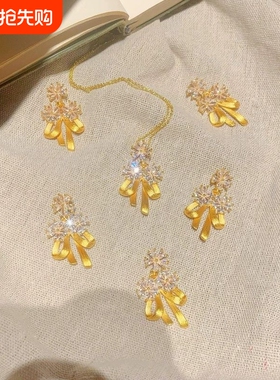 烟花蝴蝶结项链女金色设计感轻奢气质颈链锁骨链仙气吊坠轻奢饰品