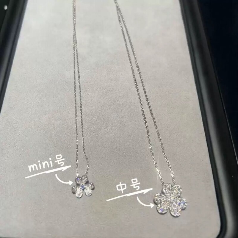 三叶草项链满钻18k花瓣吊坠迷你幸运草花朵玫瑰金白金锁骨链