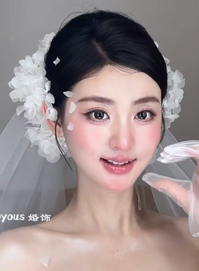 新娘森系白色绣球花朵头饰超仙气质盘发发饰结婚纱配饰高级感大气