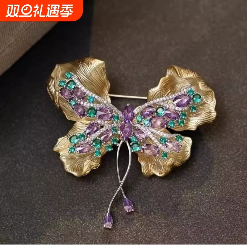 “福蝶降临”法式复古金色蝴蝶胸针高档气质西装外套大衣别针配饰