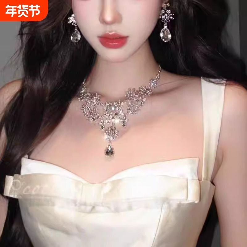 轻奢重工银色花朵项链耳环套装2025新款女新娘礼服配饰夸张锁骨链